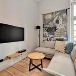 Azzuro Living - Cozy Two Bedroom Spot By The Beach & Town By Lion Apartments Sopot