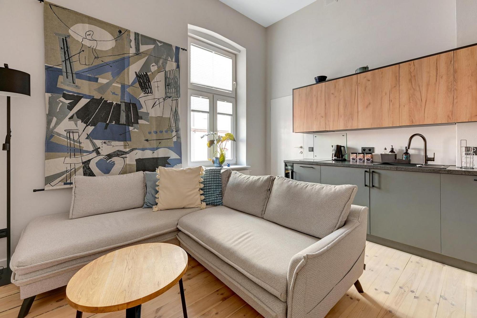 Azzuro Living - Cozy Two Bedroom Spot By The & Town By Lion