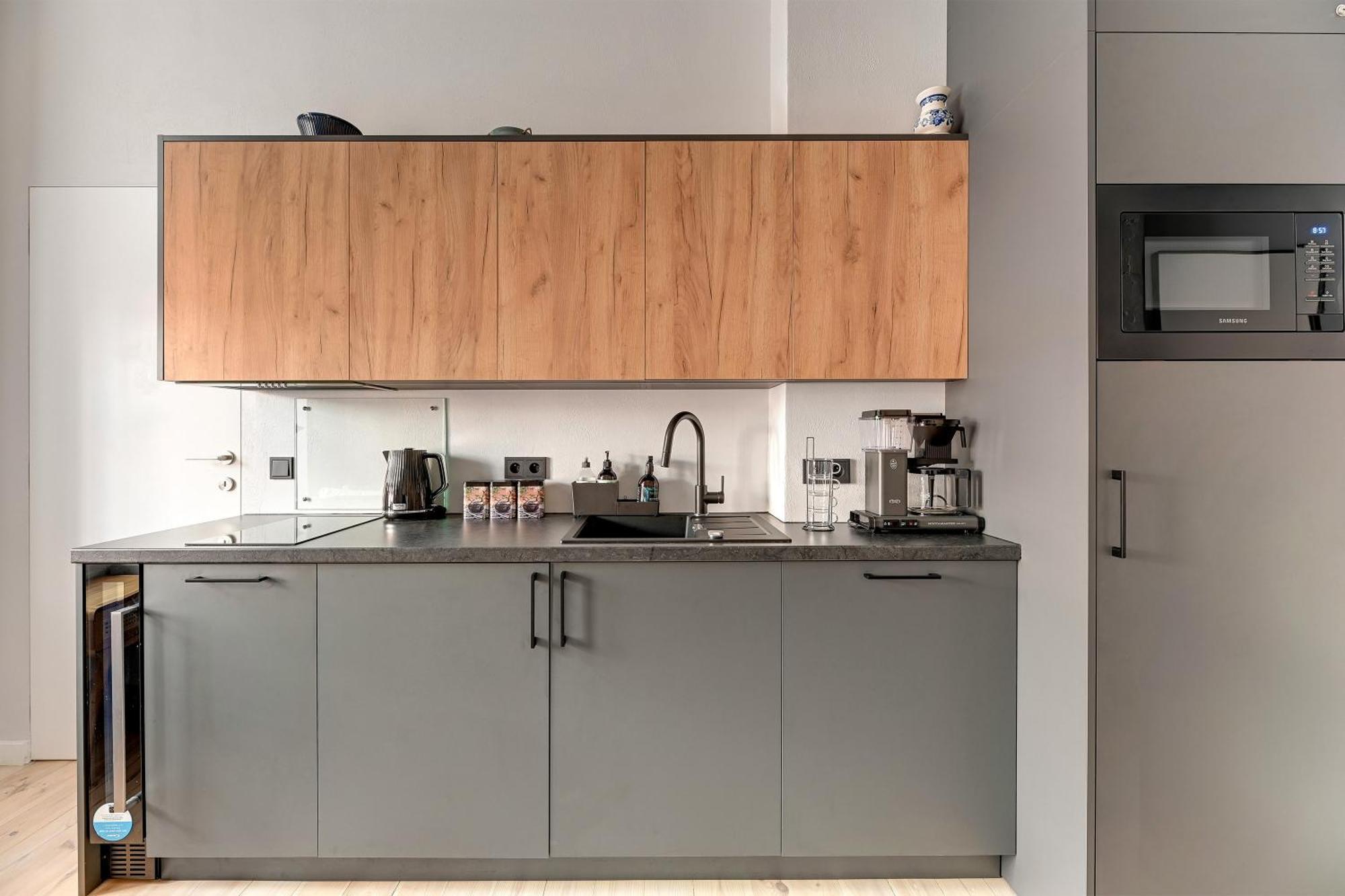 Azzuro Living - Cozy Two Bedroom Spot By The & Town By Lion *